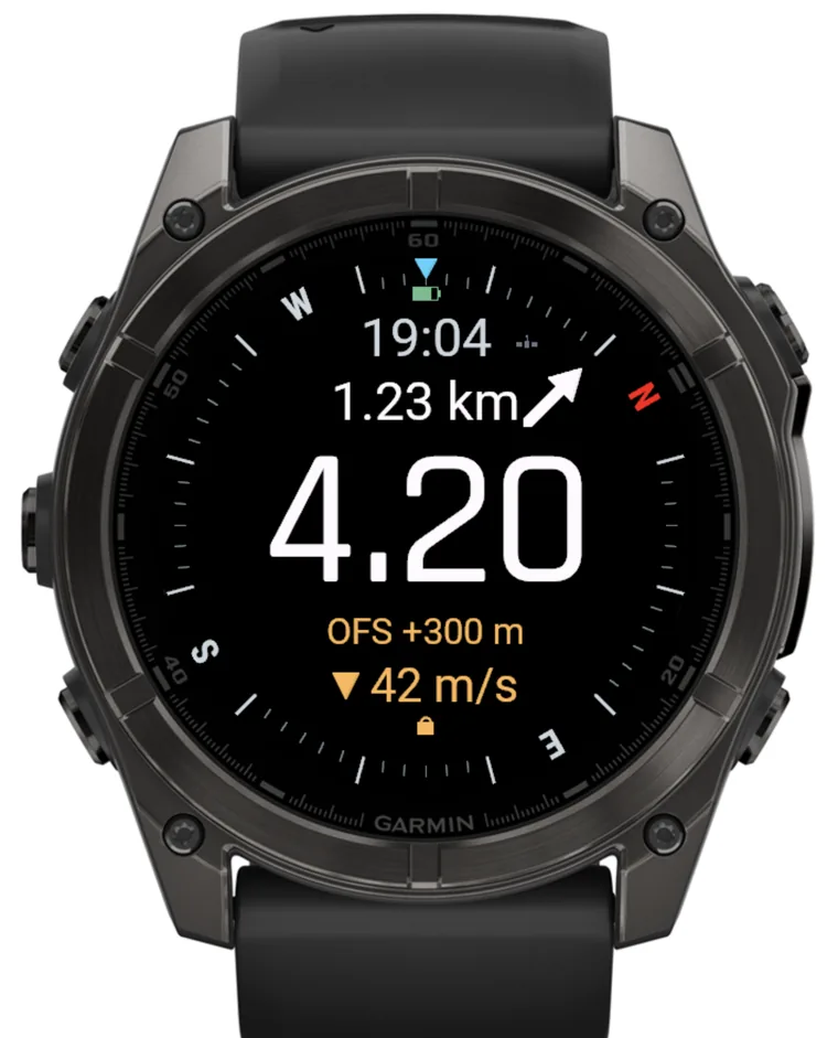 In-air screen with compass bezel, DZ arrow, offset and descent rate